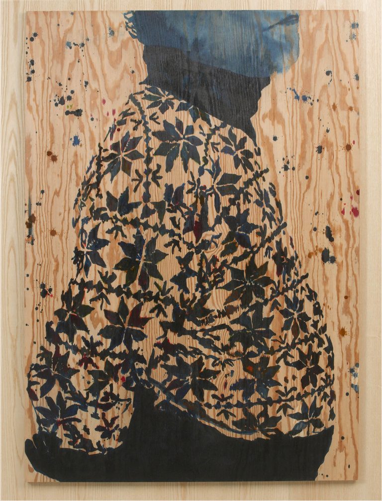 Målning på trä av en korpulent överkropp i mönstrad polokofta. Robert Lucander, 13 målningar