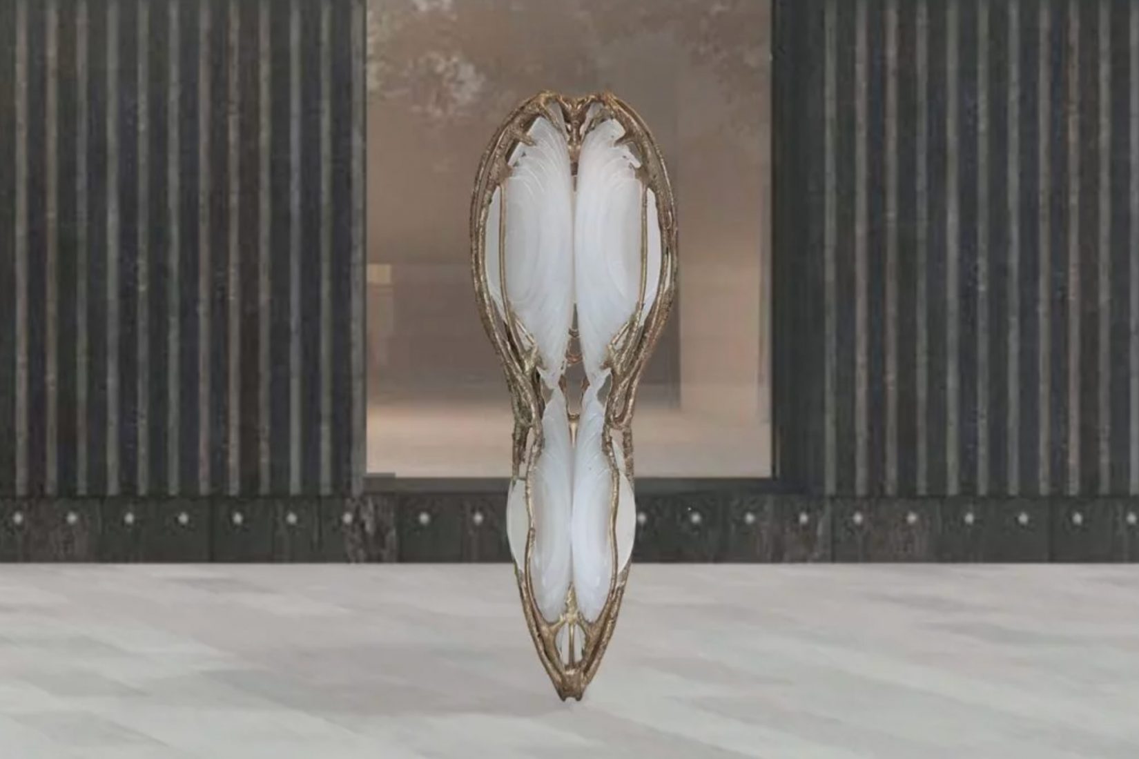 Skulptur på stenlagd mark