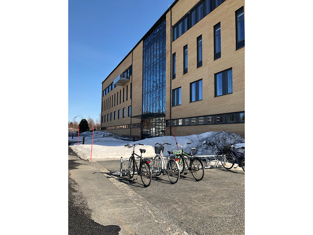 Glasfasad av Jens Henricson, Measurement of Time