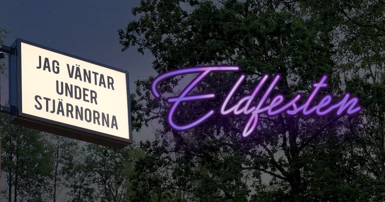 Natthimmel med siluett av ett träd, en skylt där det står 