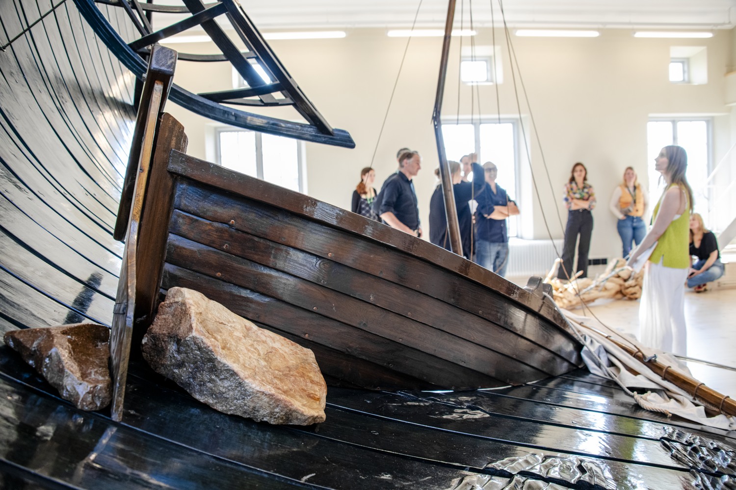 En grupp människor som tittar på ettverk