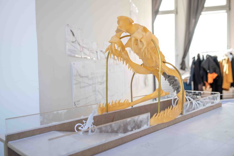 Rainbow Snake av Huang Yong Ping är idéförslaget som vunnit tävlingen att gestalta den nya stationen Haga i Göteborg.